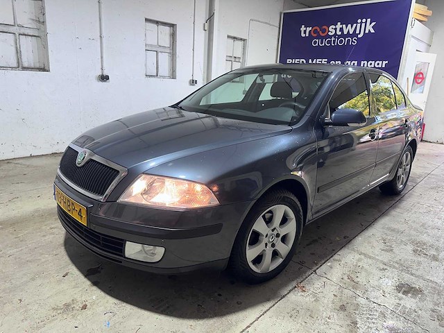 Skoda - octavia - 1.6 ambiente bns - 13-hbp-4 - afbeelding 1 van  21