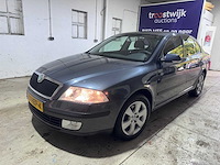 Skoda - octavia - 1.6 ambiente bns - 13-hbp-4 - afbeelding 1 van  21