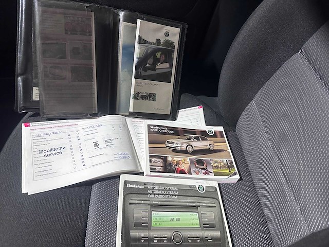 Skoda - octavia - 1.6 ambiente bns - 13-hbp-4 - afbeelding 13 van  21