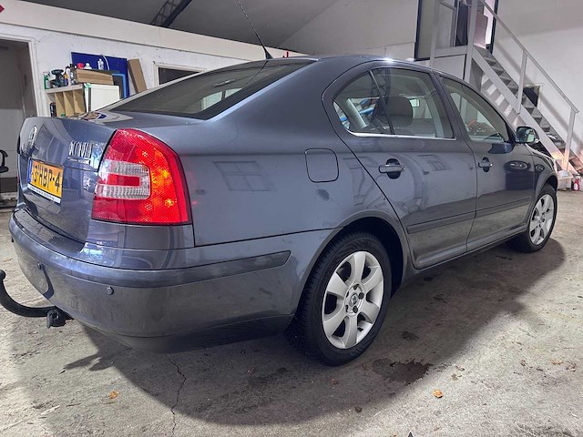 Skoda - octavia - 1.6 ambiente bns - 13-hbp-4 - afbeelding 17 van  21