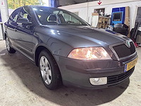 Skoda - octavia - 1.6 ambiente bns - 13-hbp-4 - afbeelding 18 van  21