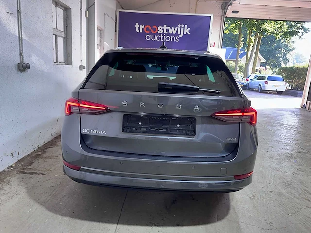 Skoda - octavia - 2.0 tdi - duitse papieren- 20 - afbeelding 19 van  24
