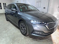 Skoda - octavia - 2.0 tdi - duitse papieren- 20 - afbeelding 22 van  24