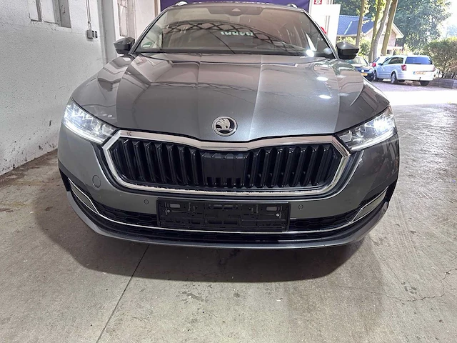 Skoda - octavia - 2.0 tdi - duitse papieren- 20 - afbeelding 23 van  24