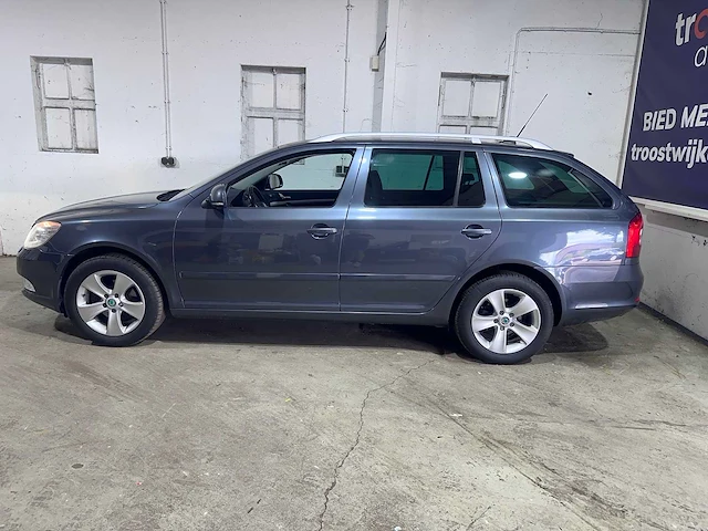 Skoda - octavia combi - 1.4 tsi elegance bns - 48-lfg-7 - afbeelding 8 van  15