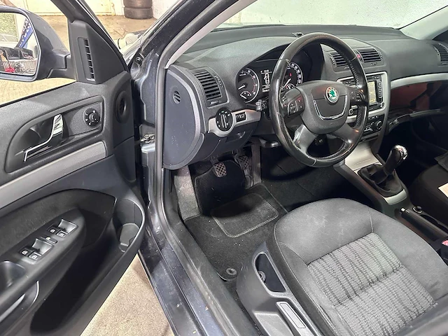 Skoda - octavia combi - 1.4 tsi elegance bns - 48-lfg-7 - afbeelding 11 van  15