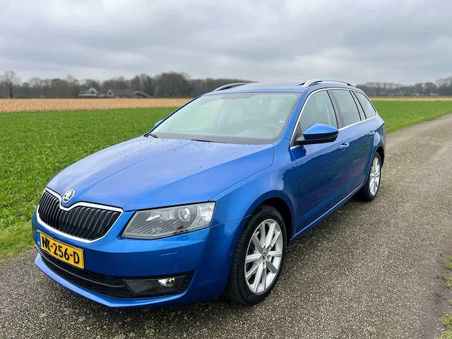 Skoda - octavia combi - 1.4 tsi grt sty. bns - nk-256-d - 2017 - afbeelding 1 van  12