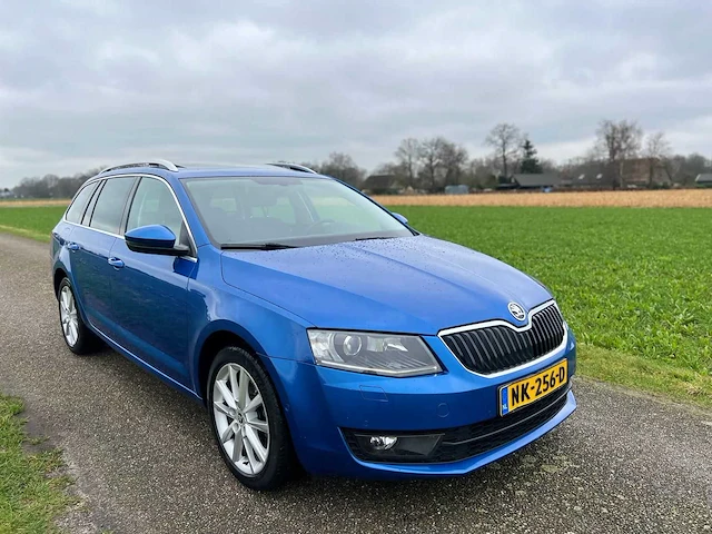 Skoda - octavia combi - 1.4 tsi grt sty. bns - nk-256-d - 2017 - afbeelding 10 van  12