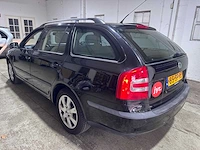 Skoda - octavia combi - 1.6 elegance - 85-sf-rz - afbeelding 12 van  18