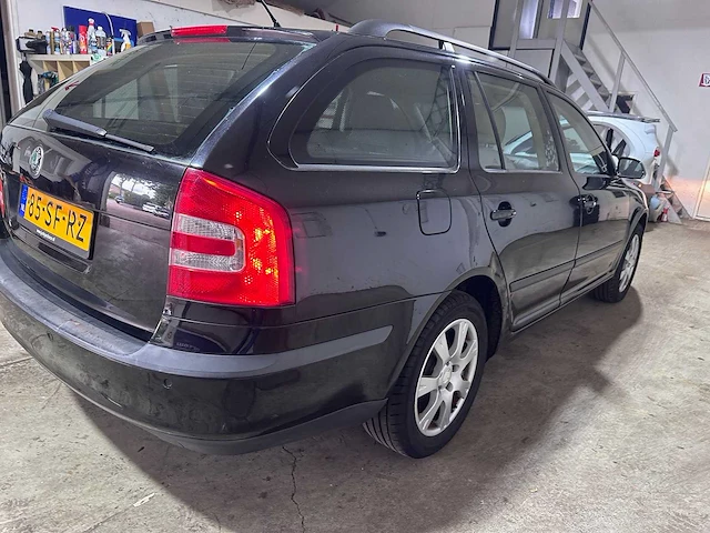 Skoda - octavia combi - 1.6 elegance - 85-sf-rz - afbeelding 14 van  18