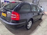 Skoda - octavia combi - 1.6 elegance - 85-sf-rz - afbeelding 14 van  18
