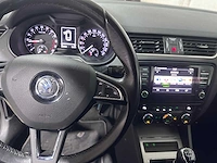 Skoda - octavia combi - 1.6 tdi grt amb. bns - kx-013-j - afbeelding 2 van  21