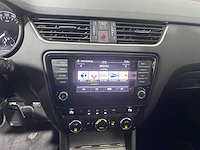 Skoda - octavia combi - 1.6 tdi grt amb. bns - kx-013-j - afbeelding 6 van  21