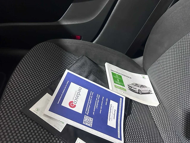 Skoda - octavia combi - 1.6 tdi grt amb. bns - kx-013-j - afbeelding 13 van  21