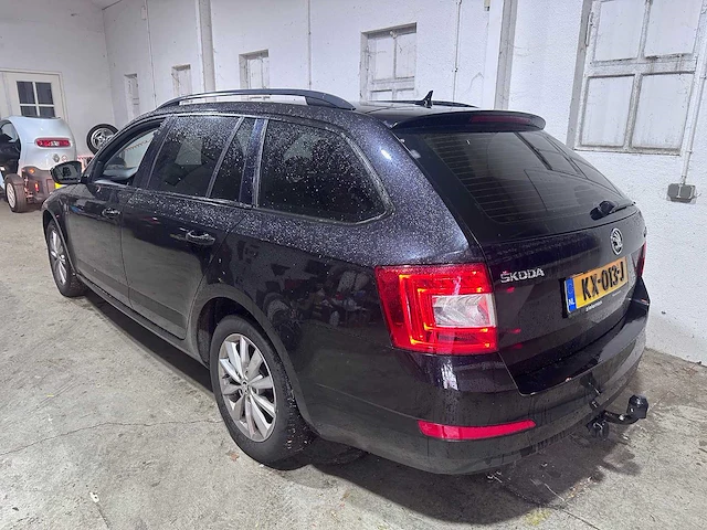 Skoda - octavia combi - 1.6 tdi grt amb. bns - kx-013-j - afbeelding 15 van  21