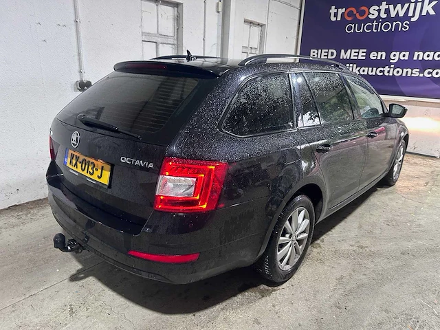 Skoda - octavia combi - 1.6 tdi grt amb. bns - kx-013-j - afbeelding 17 van  21