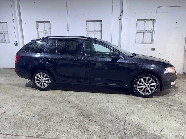 Skoda - octavia combi - 1.6 tdi grt amb. bns - kx-013-j - afbeelding 18 van  21