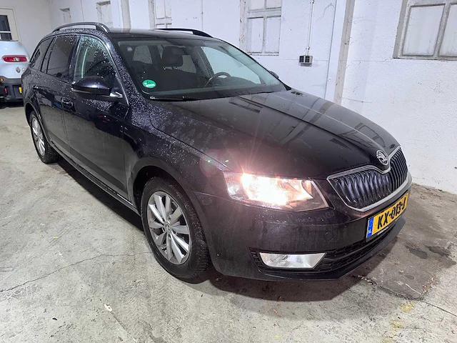 Skoda - octavia combi - 1.6 tdi grt amb. bns - kx-013-j - afbeelding 19 van  21