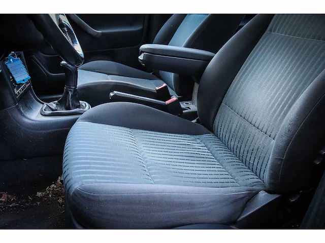 Skoda - octavia combi - 1.8 t tour 10-pz-pb - afbeelding 8 van  21