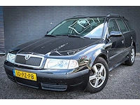 Skoda - octavia combi - 1.8 t tour 10-pz-pb - afbeelding 1 van  21