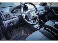 Skoda - octavia combi - 1.8 t tour 10-pz-pb - afbeelding 17 van  21