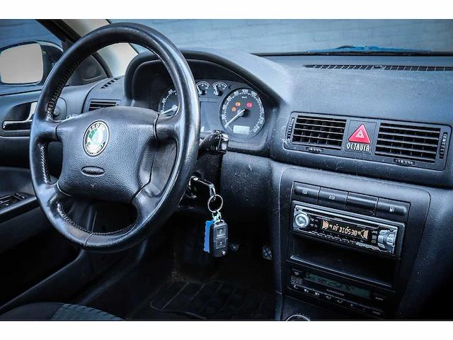 Skoda - octavia combi - 1.8 t tour 10-pz-pb - afbeelding 20 van  21