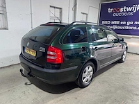 Skoda - octavia combi - 2.0 fsi elegance - 50-rj-nh - afbeelding 18 van  22