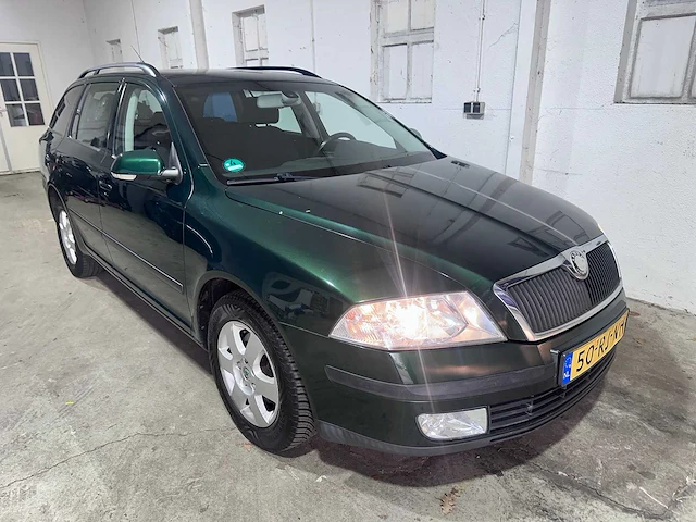 Skoda - octavia combi - 2.0 fsi elegance - 50-rj-nh - afbeelding 20 van  22