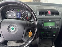 Skoda - octavia combi - 2.0 fsi elegance - 50-rj-nh - afbeelding 2 van  22