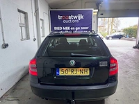 Skoda - octavia combi - 2.0 fsi elegance - 50-rj-nh - afbeelding 17 van  22
