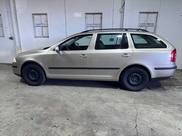 Skoda - octavia combi - 2.0 fsi elegance - 59-rl-jt - afbeelding 12 van  20