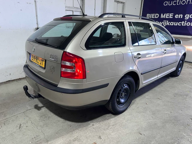 Skoda - octavia combi - 2.0 fsi elegance - 59-rl-jt - afbeelding 16 van  20