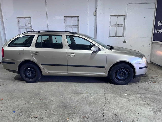 Skoda - octavia combi - 2.0 fsi elegance - 59-rl-jt - afbeelding 17 van  20