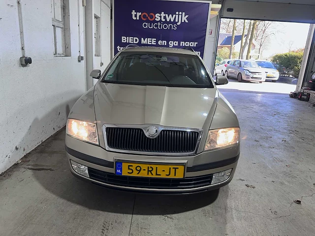 Skoda - octavia combi - 2.0 fsi elegance - 59-rl-jt - afbeelding 19 van  20