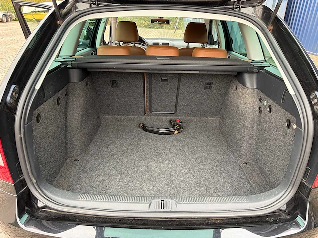 Skoda - octavia combi - elegance business line - personenauto - afbeelding 10 van  19