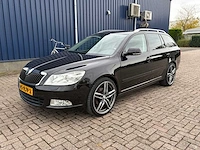 Skoda - octavia combi - elegance business line - personenauto - afbeelding 1 van  19