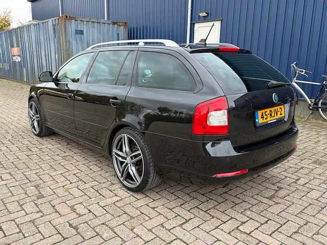 Skoda - octavia combi - elegance business line - personenauto - afbeelding 3 van  19