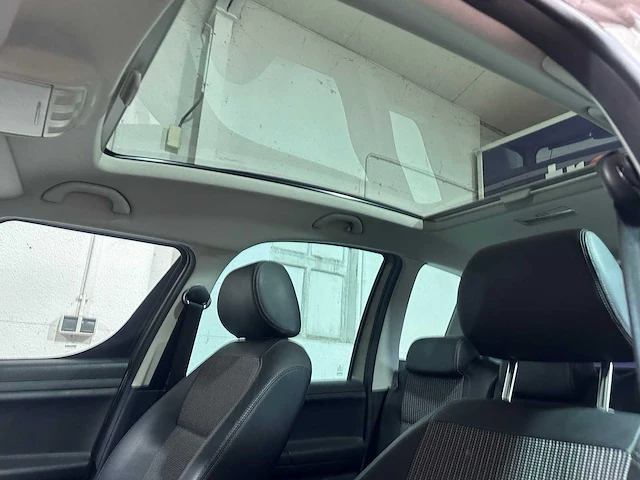 Skoda - roomster - 1.6-16v comfort - 95-xn-rv - afbeelding 4 van  17