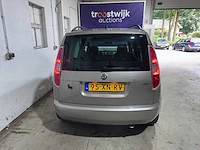 Skoda - roomster - 1.6-16v comfort - 95-xn-rv - afbeelding 10 van  17