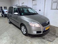 Skoda - roomster - 1.6-16v comfort - 95-xn-rv - afbeelding 13 van  17
