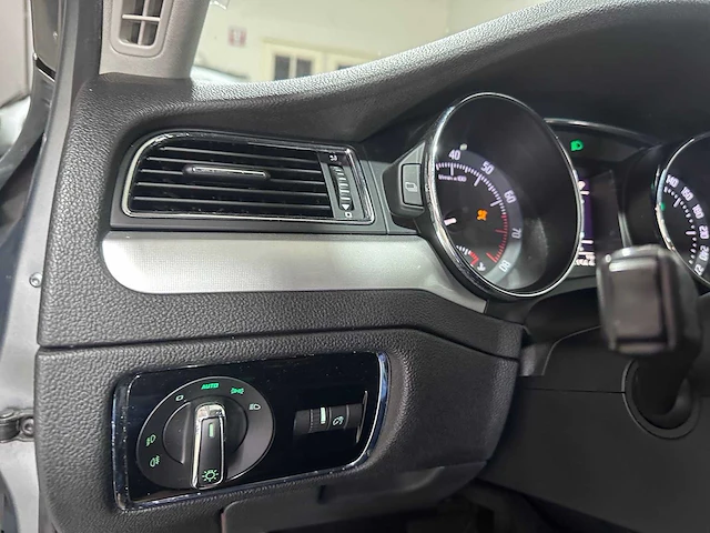 Skoda - superb combi - 1.8 tsi elegance bns - 69-nhd-9 - afbeelding 4 van  22