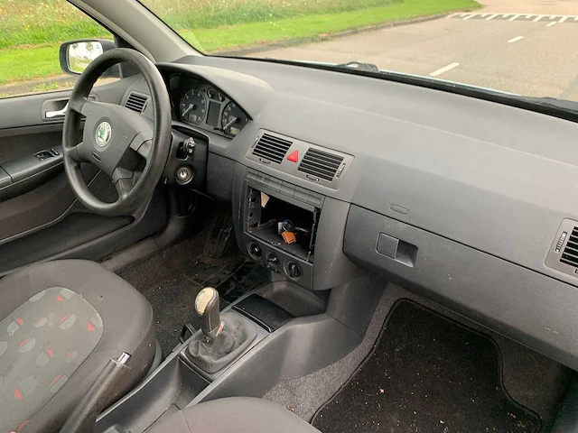 Skoda fabia 1.2 12v creation, 08-nb-xg - afbeelding 2 van  17