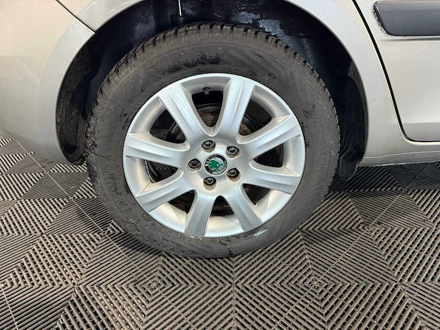 Skoda fabia 1.2-12v sprint, 65-lbh-6 - afbeelding 13 van  17