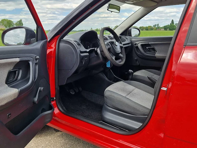 Skoda fabia 1.2 active, h-373-zl - afbeelding 2 van  19