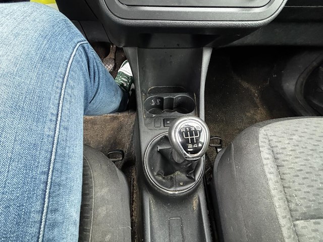 Skoda fabia 1.2i ambiente, 2011 - afbeelding 4 van  30