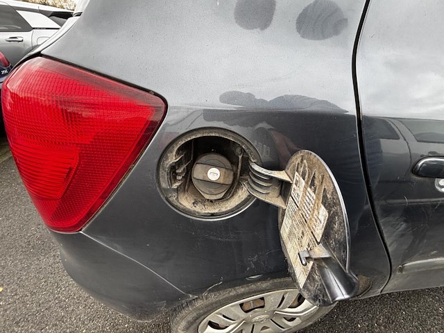 Skoda fabia 1.2i ambiente, 2011 - afbeelding 8 van  30