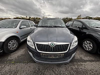 Skoda fabia 1.2i ambiente, 2011 - afbeelding 12 van  30