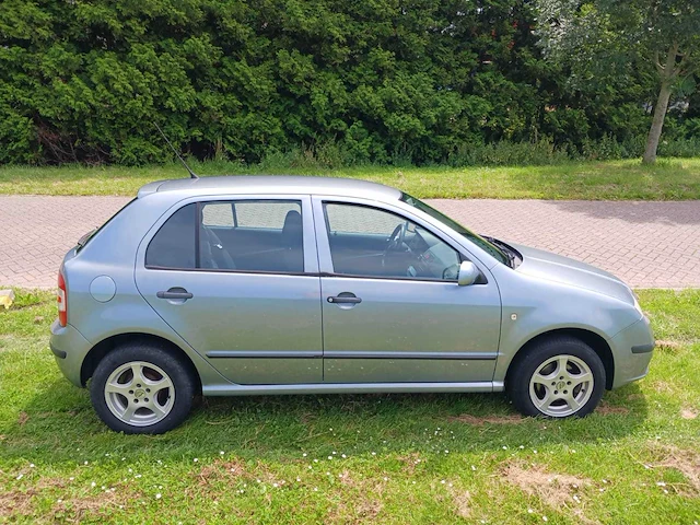 Skoda fabia 1.4 16v ambiente, 30-rj-vp - afbeelding 14 van  18