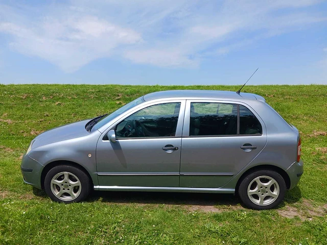 Skoda fabia 1.4 16v ambiente, 30-rj-vp - afbeelding 15 van  18