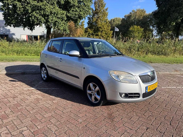 Skoda fabia 1.4-16v ambition bns , 43-kxd-4 - afbeelding 2 van  14